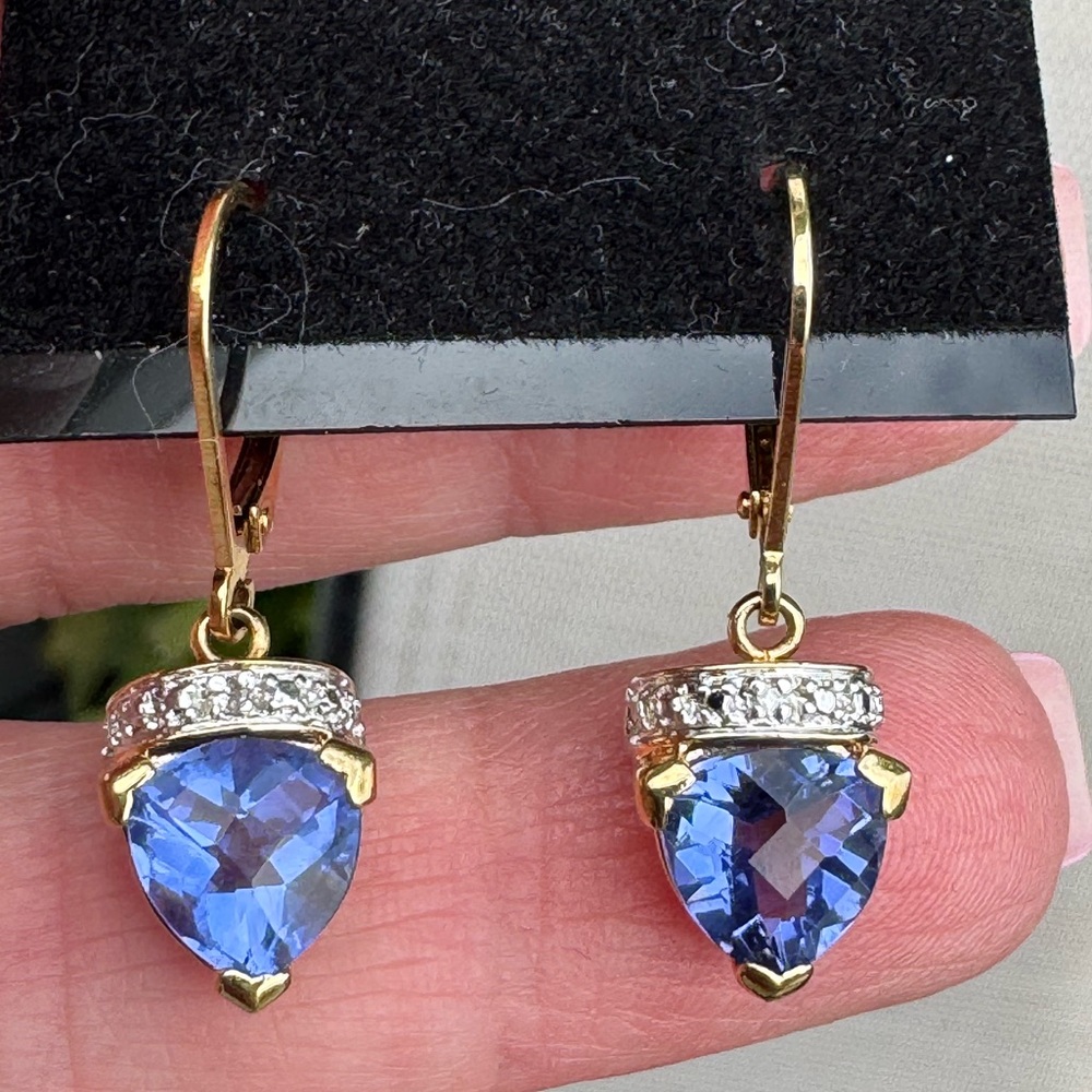 925 Gold Trillion Tanzanite Lever Back Earrings